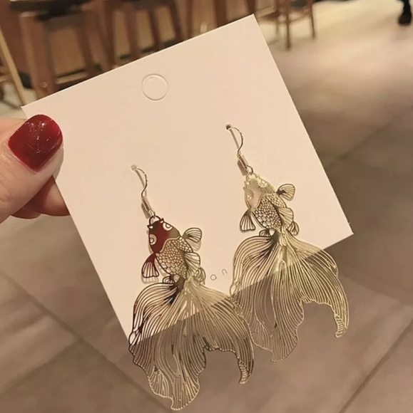 Goldfish laser cut gold sheet drop earrings - Picture 2 of 4